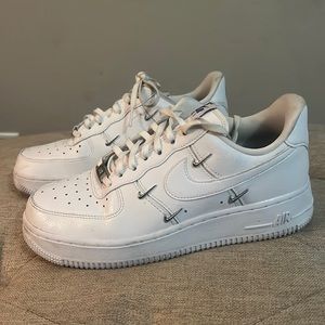 Nike women’s Air Force 1 ‘07 LX size 7.5